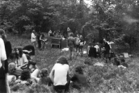 Undergroundový festival v roce 1985 na Třemešku  pořádaný na pětadvacáté narozeniny Antonína Mikšíka