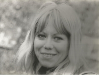 Wife Ludmila at the exhibition in Šibeník in Uničov around 1982. Photo by Petr Fráňa