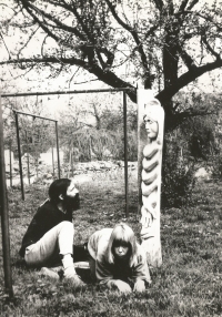 Miroslav Sedlář with his wife in the garden of Uničov in April 1991