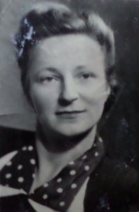 Marija Adamivna Vartoščuk, 1950, historical photography