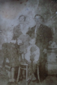 Photo from interwar Poland, Marija Adamivna Vartoščuk is the youngest in the photo