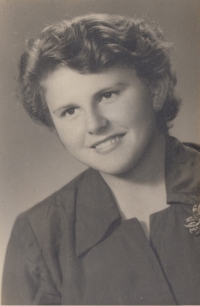 Anna Sedláková in 1959, aged 18