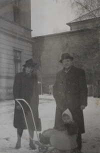 With her parents in the barracks of the government army in Vysoké Mýto
