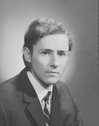 Vít Pelikán had to have his long hair hidden behind his collar in the graduation photo