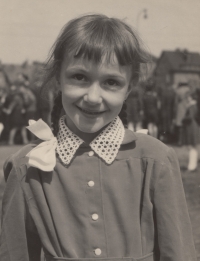 Milena Kalinovská as a ten-year-old in Prague on a pilgrimage