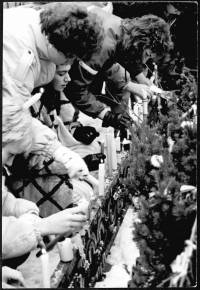 Demonstrace na Smetanově náměstí v Litomyšli 27. 11. 1989