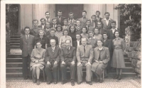 Septima of the gymnasium in Litomysl, school year 1948/1949; Božena Skálová first row of standing students, second from the right; Eva Freyová the same, third from the left