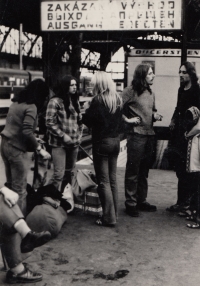 Forced departure for emigration, farewell at the Main Station. Right: Pavel Zajíček, witness, Jana Žitná, sister Hana, Prague, June 21, 1979