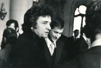 Johnny Cash visiting U.S. embassy in Prague, Josef Motyčka second from the left; 1978