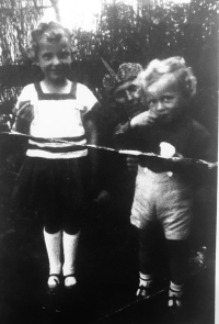 Bohumila Navrátilová, her dad, Mirek Bradáč and Svatava Bradáčová