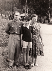 Otokar Simm with his parents Max and Emily in the Peace celebration near Jablonec dam in 1957