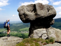 Otokar Simm v roce 2012 v Jizerkách u skály nazvané Drbny