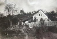 Historical photo of Marie Hlídkova's house at the edge of the hill Čapík in Ke Štolám street, 1960s