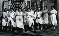 The witness fifth from the right, Veleslavín - pulmonary hospital, Prague, 1960