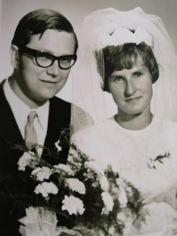 Wedding photo of Mrs. and Mr. Uhlíř, 1970