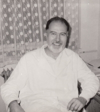 V práci, 1987