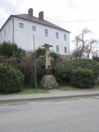 Pomník padlým příslušníkům obce Jedlí během světových válek