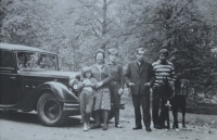 Anna Vyoralová (centre) with her mother and both brothers before their emigration