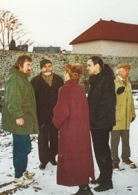 At the water castle in Česká Lípa with Pavel Tigrid, 1996