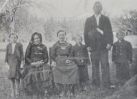 Šašinovi family from Ploština, the family of his future wife Božena