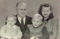 Tyráčkovi, Václav, Marie and their children Petr and Alena, 1951