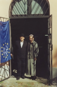 Josef Kraus at the door of the prayer house at the Jewish cemetery in Pardubice 