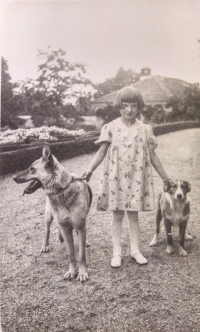 Anna in 1936 in front of the castle