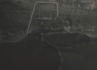 Witness's father-in-law Oldřich Žid, a wine and liqueur producer, distributing his products