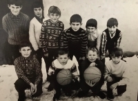 "Baskeťáci" – Libor první s míčem, 1972