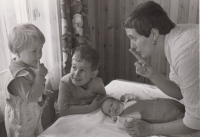 Jitka Srovnalová with children in September 1981