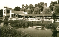 Letní kavárna U jezírka, Pardubice, 1949