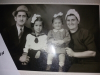  Etela Glück-Waldova with her family, Jerusalem 1949
