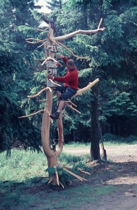 Mountain Rescue service in Jizerské hory – building a signpost