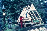 Mountain Rescue service in Jizerské hory – bulding of a rest stop on Holubník, the witness is on the left
