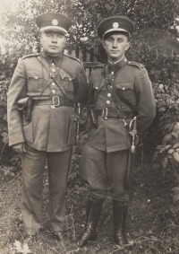 Witness´s father as a policeman between the world wars