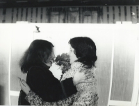 Eliška Krausová with her sister Kateřina - first arrival from emigration, Prague Airport, December 1982