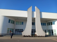 Magdalena Hojková in front of the multipurpose hall Elim in Písek, 2023