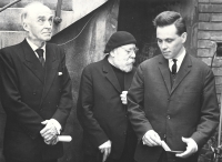 Jaroslav Klouda as mayor of Prague 6 and Jan Zrzavý at the unveiling of a memorial plaque on the house of Václav Špála		
