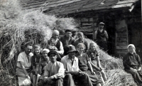 Threshing grain at the Koryčanskis', No. 468, Koryčanské Paseky, Rožnov pod Radhoštěm, after the war