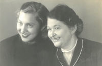 Hana Ženíšková with her mother