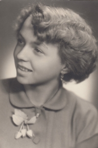 Lidmila Kubinová at the age of seventeen