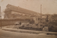 Courtyard in Černuc