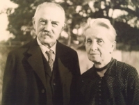 Zdenka Hradečná's grandparents. Grandfather František Šujan was instrumental in the construction of the new building of the Second Czech Real School in Brno on Křenová Street.