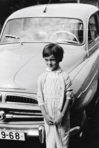 Zuzana Vytlačilová in the yard of her house in Pod Skalou Street, 1963