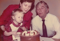 Medarda Pustajová with her husband Dobroslav and their daughter Dobroslava in 1989