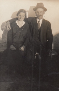 Blanka Slunečková's grandparents, 1921