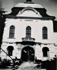 Zámek ve Staré Haliči na Slovensku, rodiště maminky rok 1963