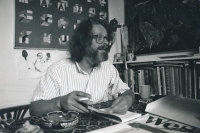 Václav Vokolek in his studio in 1996