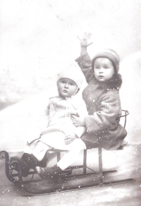 Alena Stepankova Veselá (left) with her brother Karel in 1924