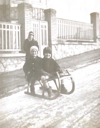 Alena Štěpánková Veselá with her brother Karel and mother Helena in March 1928